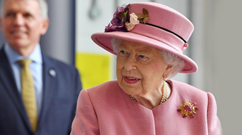 Reine II. Elizabeth est sortie sans masque! Au bout de 7 mois ...