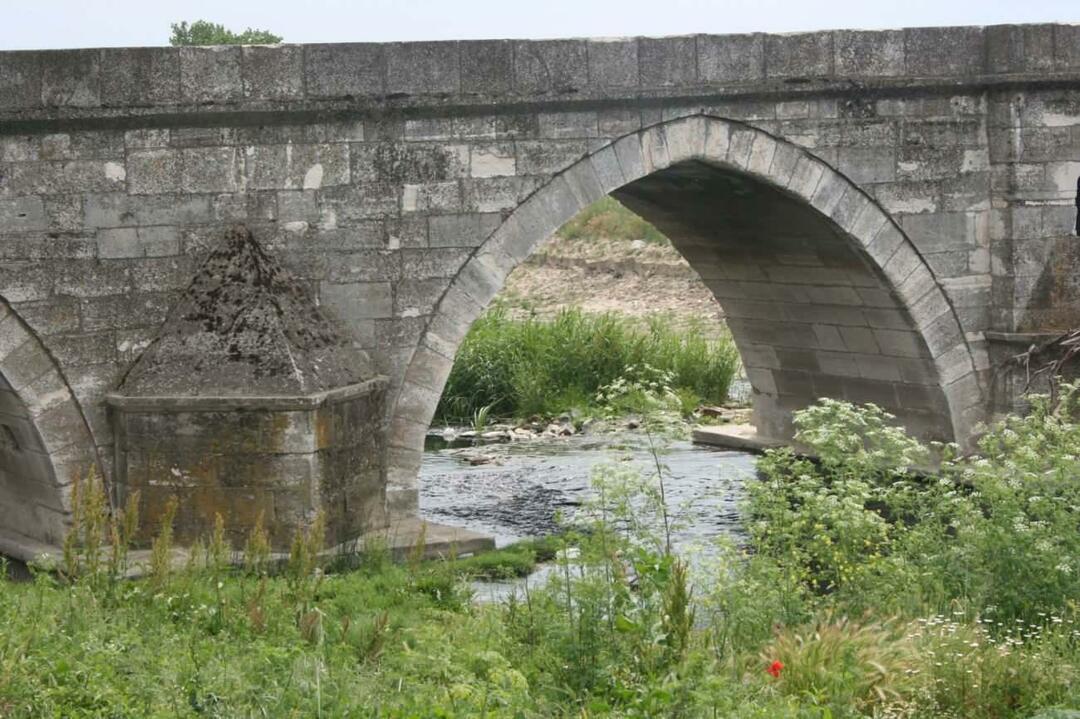 Cadres du pont Sokullu Mehmet Pacha