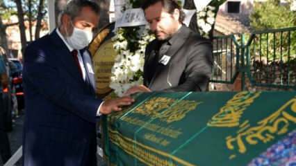 Yavuz Bingöl a eu du mal à se tenir aux funérailles de son frère