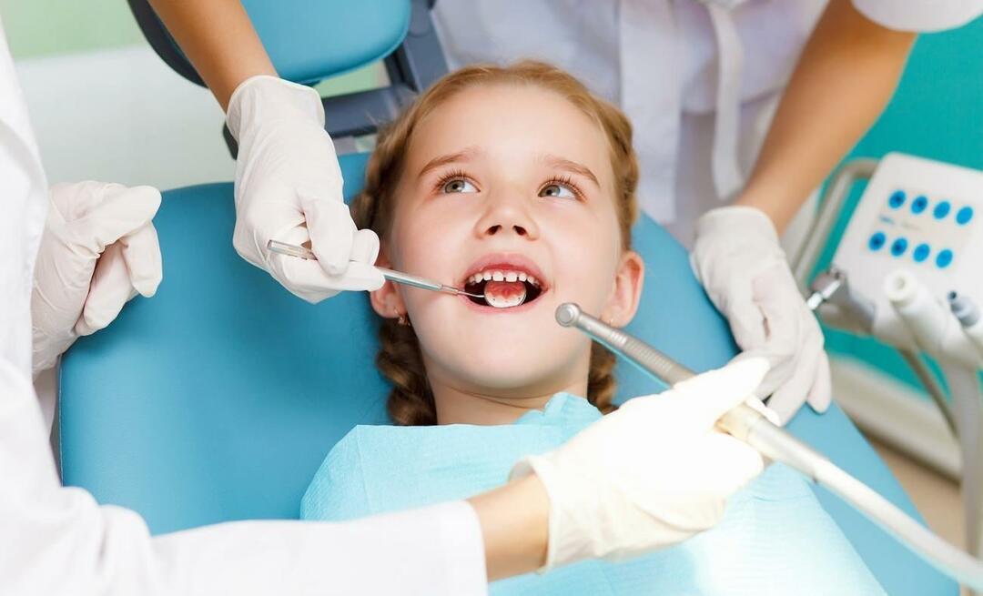 Quand les enfants doivent-ils recevoir des soins dentaires? Comment les soins dentaires doivent-ils être dispensés aux enfants scolarisés ?