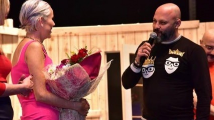 Une proposition de mariage surprise à İpek Tanrıyar sur scène