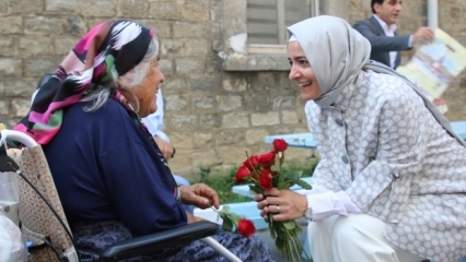 Fatma Betül Sayan Kaya est allée à l'Hospice