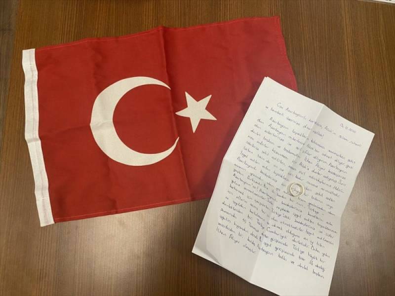 Un couple d'enseignants a envoyé une bague de fiançailles pour soutenir l'Azerbaïdjan