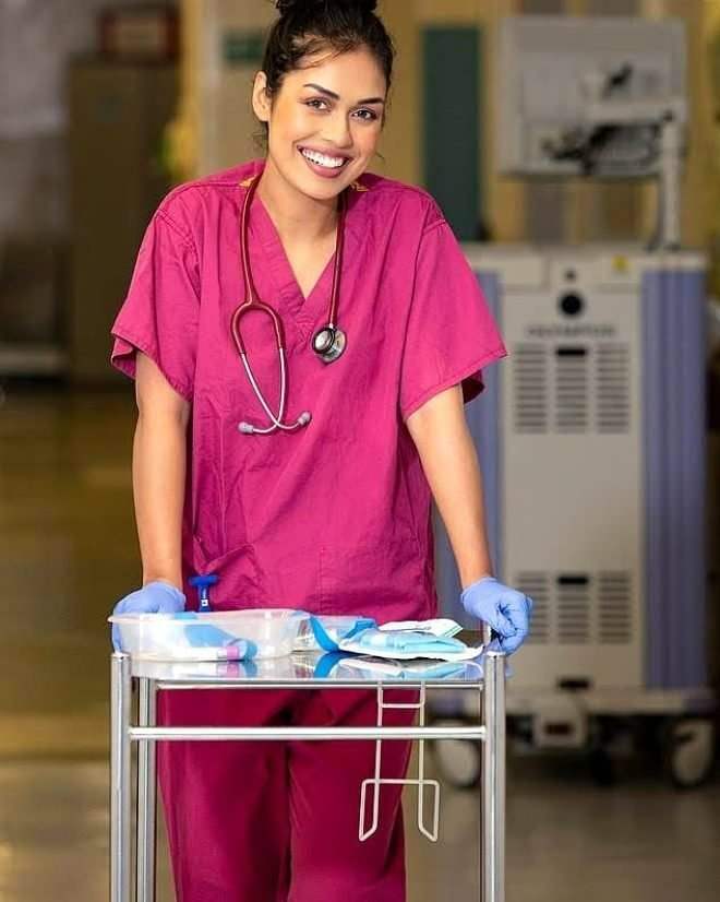 La profession principale de la reine de beauté Bhasha Mukherjee est de retour chez le médecin!