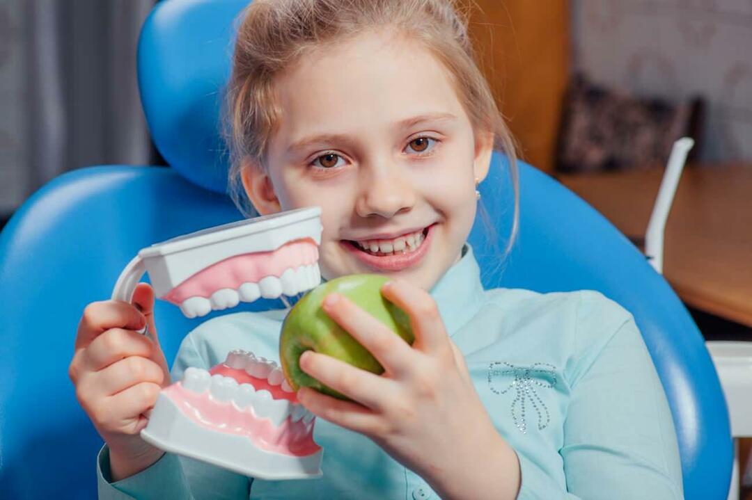 Comment les soins dentaires doivent-ils être dispensés aux enfants scolarisés ?