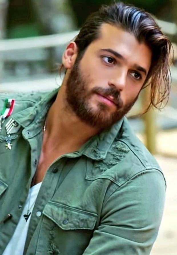 Actions de Can Yaman