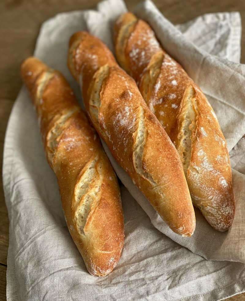 Comment faire le pain baguette le plus simple? Conseils pour le pain baguette français