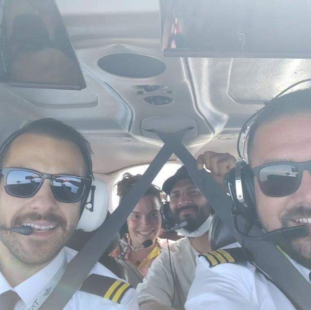 Le pilote Ümit Erdim a volé des noms célèbres lors de son premier voyage! Oğuzhan Koç et Demet Özdemir ...