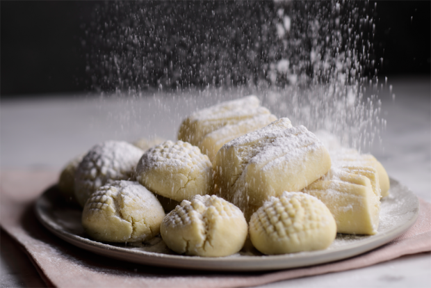 Comment faire un biscuit à la farine pratique se dispersant dans la bouche? Le biscuit à la farine le plus simple