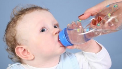 Faut-il donner de l'eau aux bébés?
