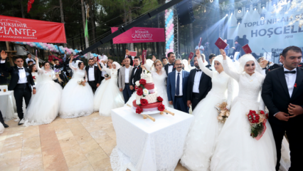 Fatma Şahin a choisi d'épouser 50 couples à Gaziantep!