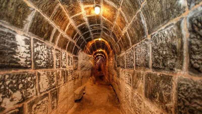 Des tunnels et une zone aquatique ont été découverts dans le château historique de Gaziantep!