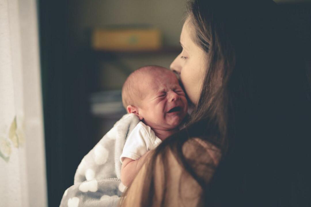 Comment calmer un bébé qui pleure en 5 minutes !