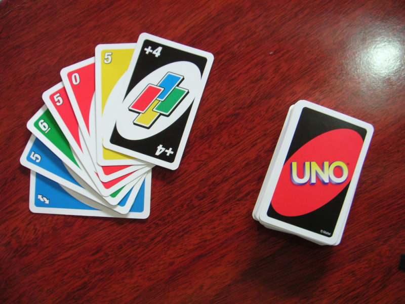 Comment jouer au jeu UNO? Qu'est-ce qu'un jeu UNO? Règles du jeu UNO