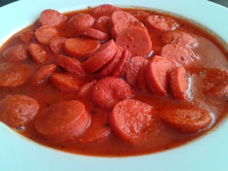 Comment faire des saucisses avec de la pâte de tomate pour le petit déjeuner? Recette de saucisse de saucisse