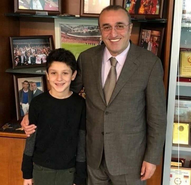 Abdurrahim Albayrak et son petit-fils Batuhan Bostancı 
