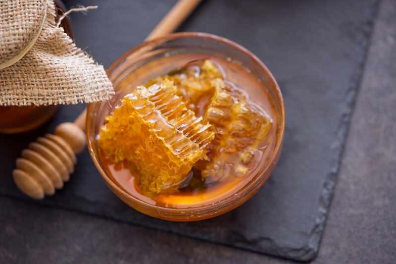 Qu'est-ce que le miel de Manuka et quels sont ses bienfaits? Effet du miel de Manuka sur le traitement du cancer.