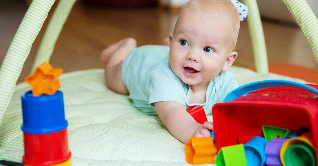 Vous pouvez vous amuser tout en passant du temps avec votre bébé! Voici des façons de s'amuser avec les bébés