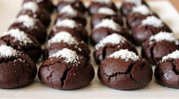 Comment faire les cookies au brownie les plus faciles? Recette de biscuits humides au cacao