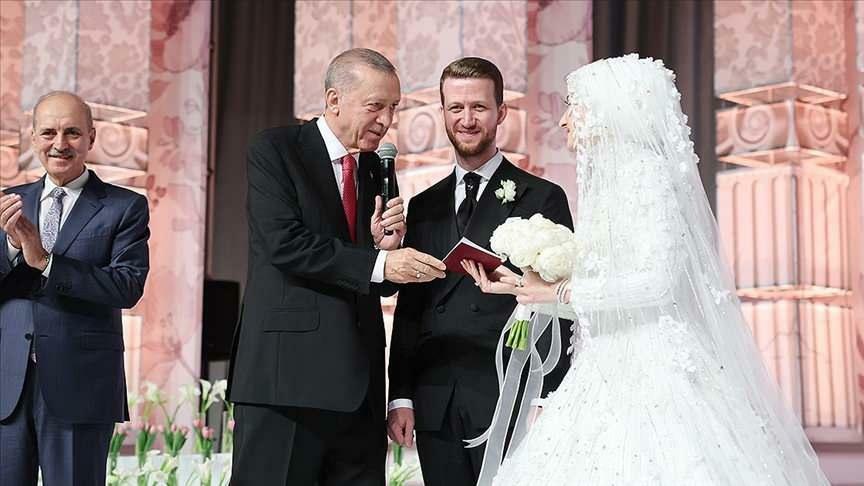 Le président Erdoğan a assisté au mariage de son neveu Oussama Erdoğan