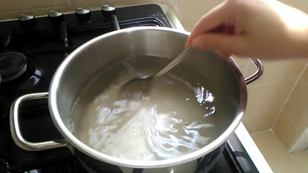 La façon la plus simple de faire un sorbet sucré! Le sirop sucré est-il versé chaud? Sorbet Baklava ...