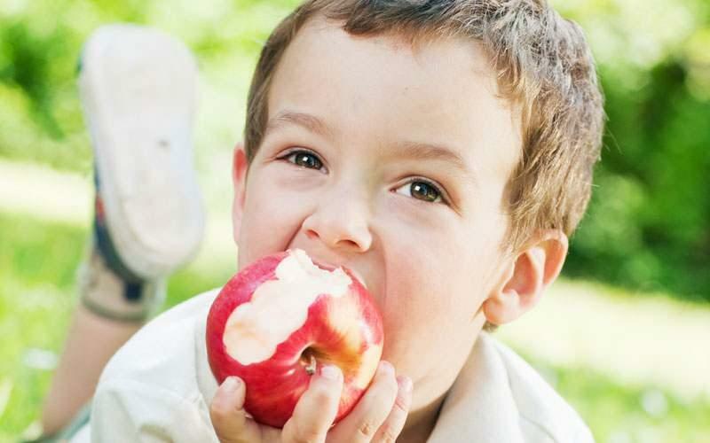 Consommation de fruits et légumes frais pour la santé dentaire des enfants