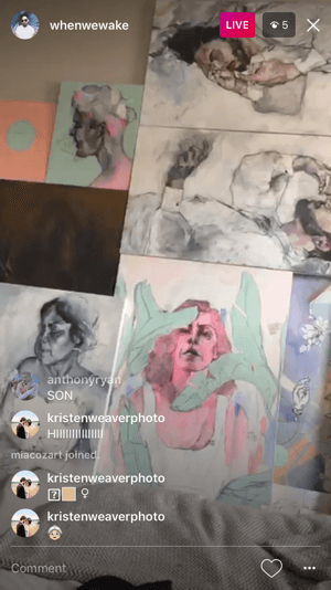 Profil de l'artiste whenwewake a utilisé Instagram en direct pour donner un aperçu de certaines de ses nouvelles peintures.