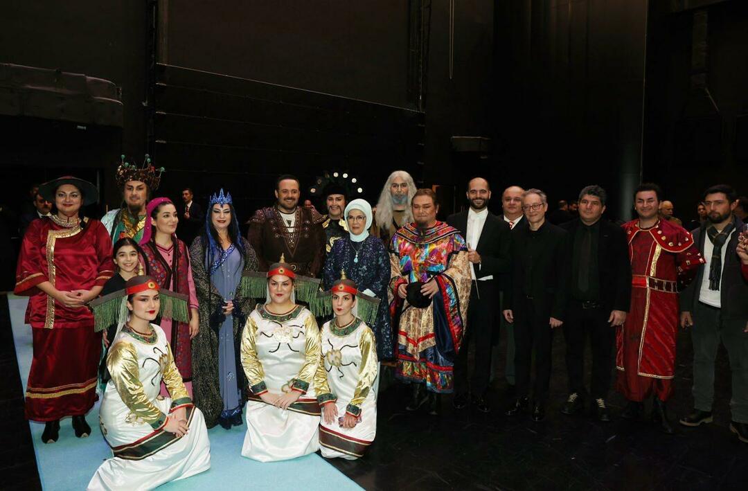 Emine Erdoğan a regardé l'opéra de Turandot