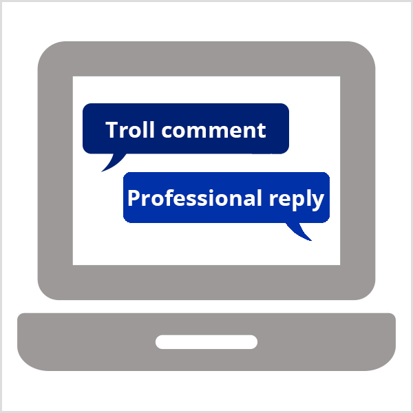 Répondez aux commentaires des trolls avec une seule réponse professionnelle. L'illustration montre un ordinateur portable gris ouvert à l'écran avec une bulle de dialogue bleu foncé qui dit commentaire Troll et une bulle de dialogue bleu royal qui dit réponse professionnelle.