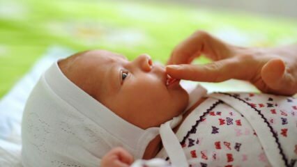 Des remèdes naturels qui causent des aphtes chez les bébés! Comment les plaies font-elles mal?