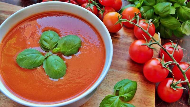 Combien de calories dans les tomates? La soupe aux tomates fait-elle grossir ?