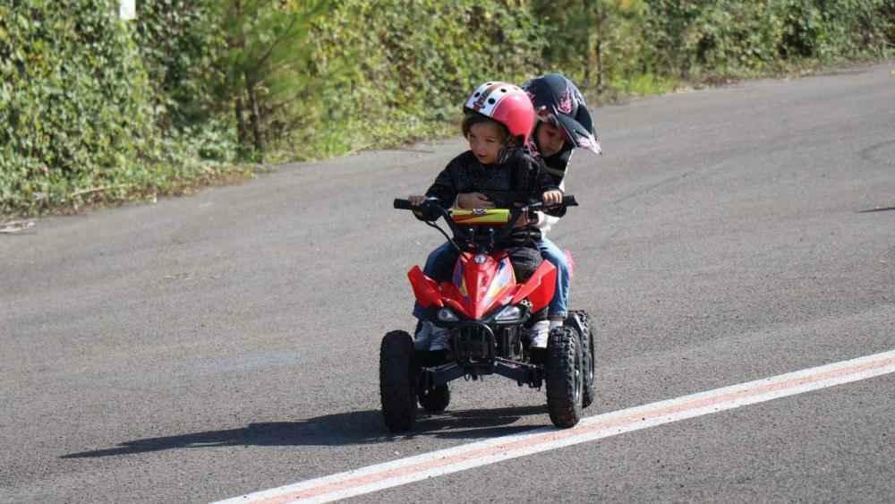 Kenan Sofuoğlu a offert une moto à Göktürk, 4 ans