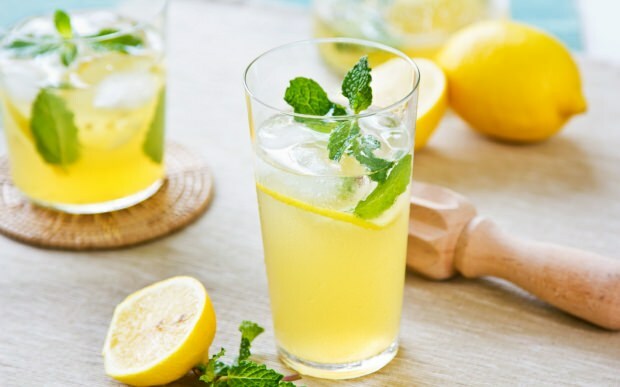 Que se passe-t-il si nous buvons du jus de citron ordinaire?