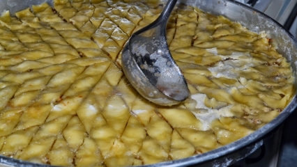 La façon la plus simple de faire un sorbet sucré! Le sirop sucré est-il versé chaud? Sorbet Baklava ...