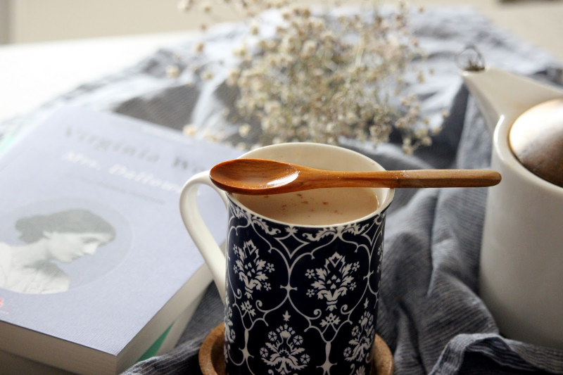 Qu'est-ce que le Chai Tea Latte et comment est-il fabriqué? Qu'y a-t-il dans un Chai Tea Latte?