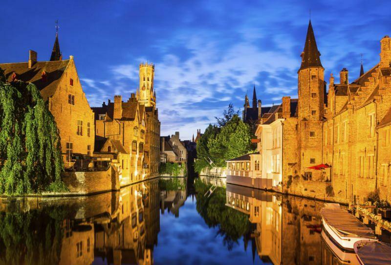 Où est Bruges? Quels sont les endroits à visiter à Bruges?