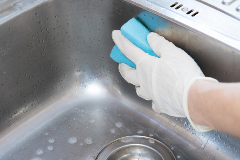 Comment nettoyer l'évier de la cuisine? La solution définitive qui fait briller l'évier de la cuisine