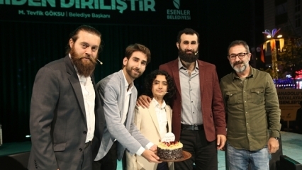 Les joueurs de Resurrection Ertuğrul ont assisté à l'événement «Ramadan Resurrection»