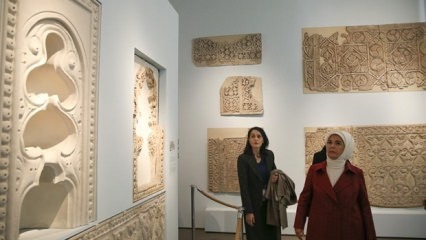 La Première Dame Erdoğan a visité le musée de Bergama