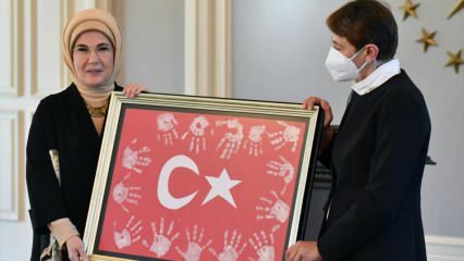 La Première Dame Erdoğan a rencontré des enseignants!