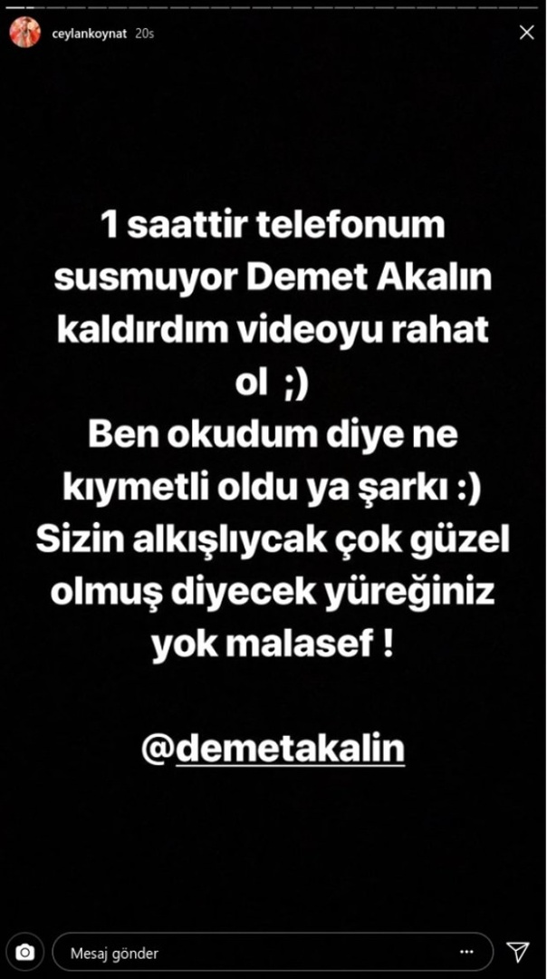 Empêche Ceyla Koynat, qui relit la chanson de Demet Akalın!