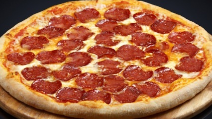 Comment préparer la pizza au pepperoni la plus simple? Les astuces pour faire de la pizza