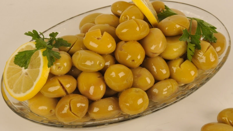 Comment faire des olives vertes à la maison? Recette Cracking Green Setting en pot