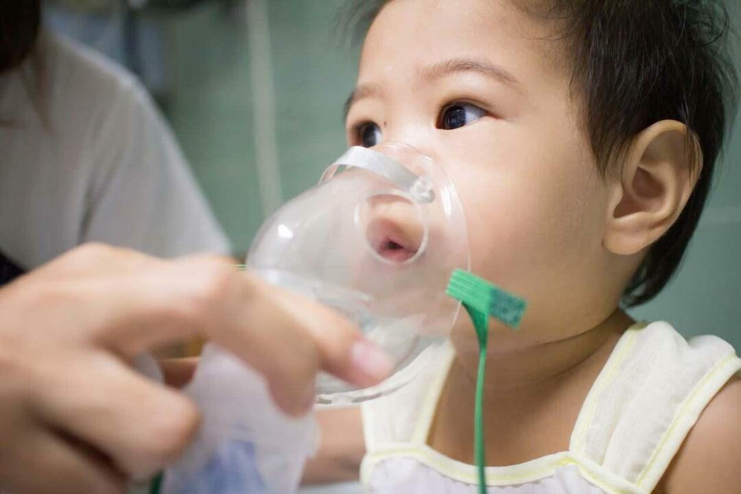 Comment détecter l'essoufflement chez les bébés? Que faire avec un bébé qui a le souffle court ?