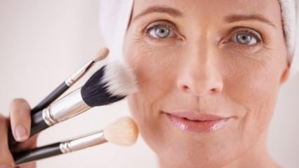 Comment se fait le maquillage anti-âge? 