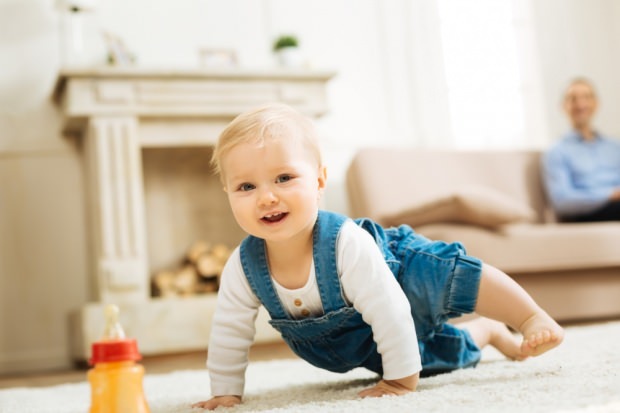 Les bébés sont-ils faciles à réaliser? Pourquoi les bébés marchent-ils tard? Signes de marche chez les nourrissons