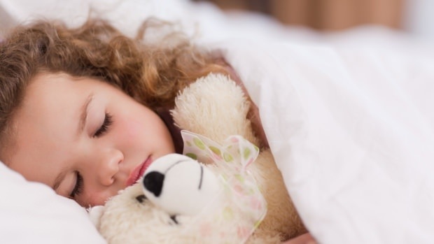 Quand les enfants devraient-ils dormir seuls?