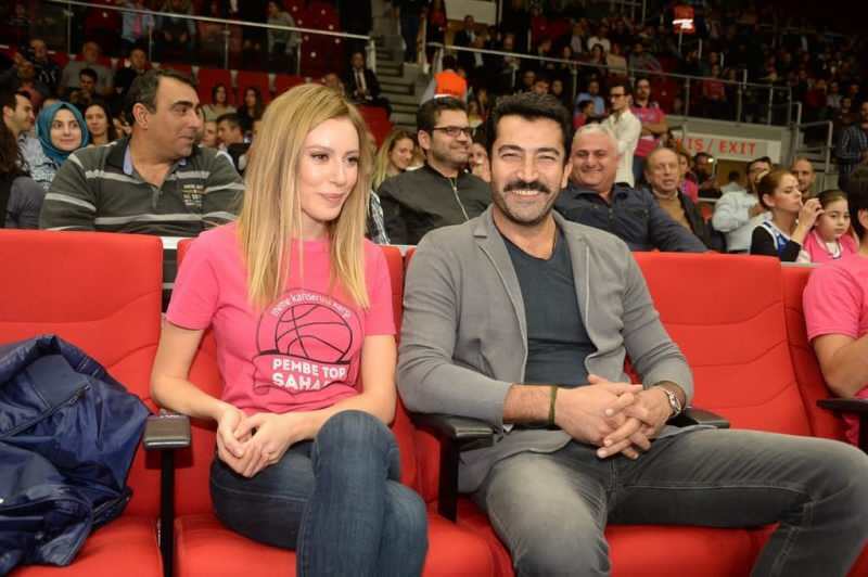 du panier rose en présence de Sinem Kobal et de son épouse Kenan Imirzalıoğlu 