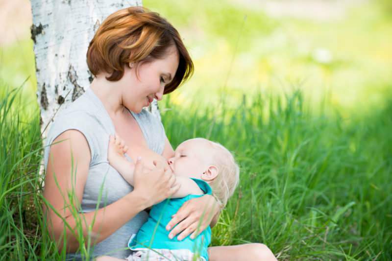 Temps d'allaitement bébé dans le Coran! Est-il interdit d'allaiter après 2 ans? Prière de sevrer