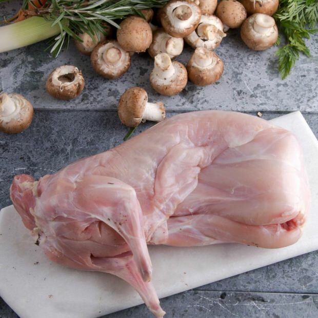 Des champignons sautés avec de la viande de lapin peuvent également être préparés